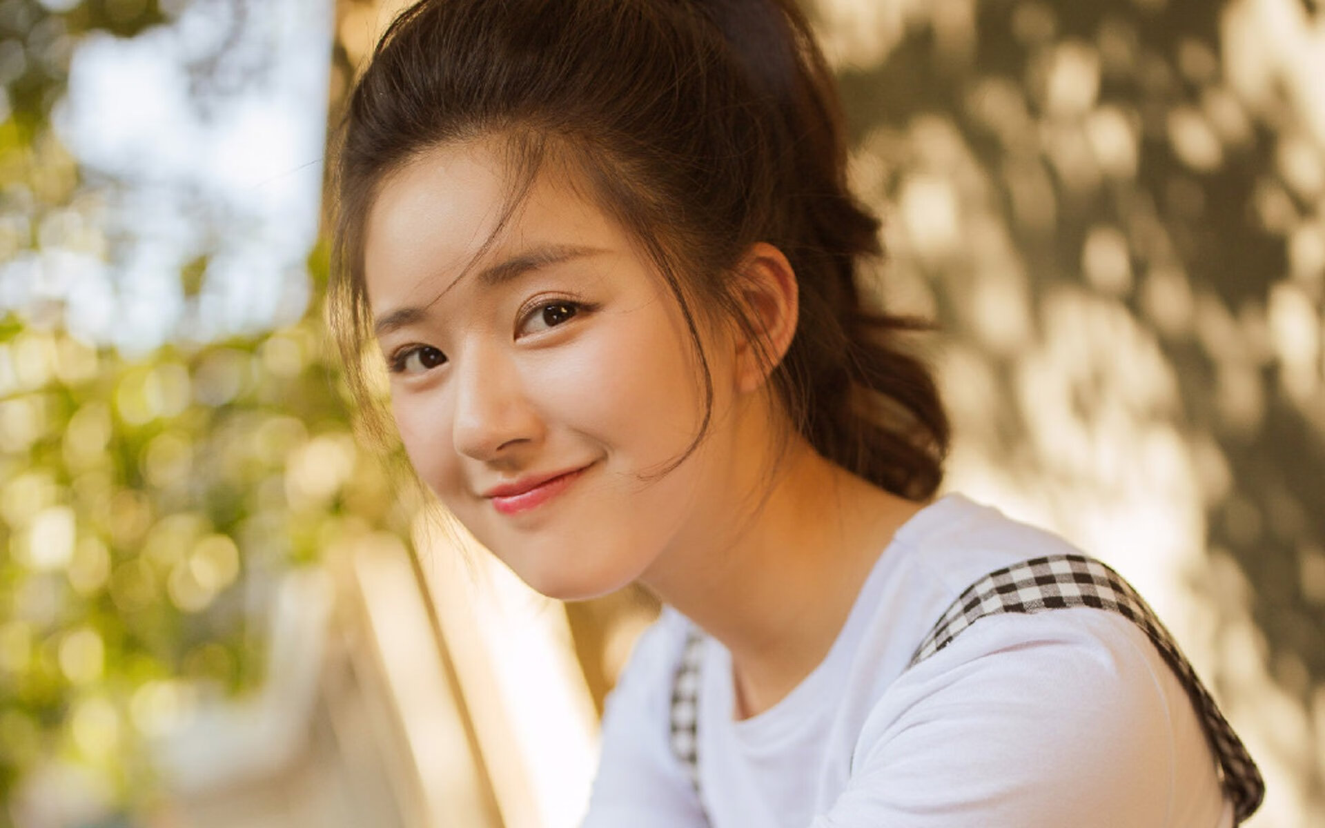 “腰旗美式橄榄球赛:东部新区赛场打造极限竞技新体验”