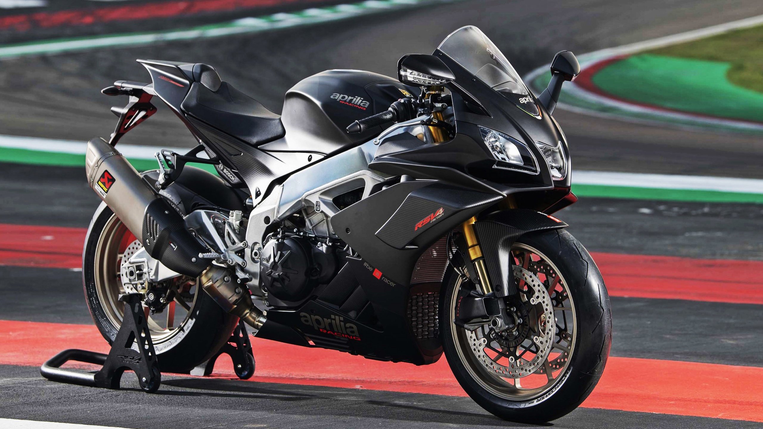 世界杯足球盛宴:球场上每一秒都令人心跳加速,世界杯足球精彩瞬间