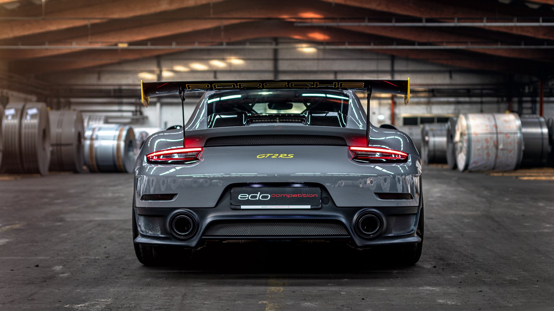 后防线失误率下降源自训练中对盯人战术的强化与复盘总结,后防线最强的球队