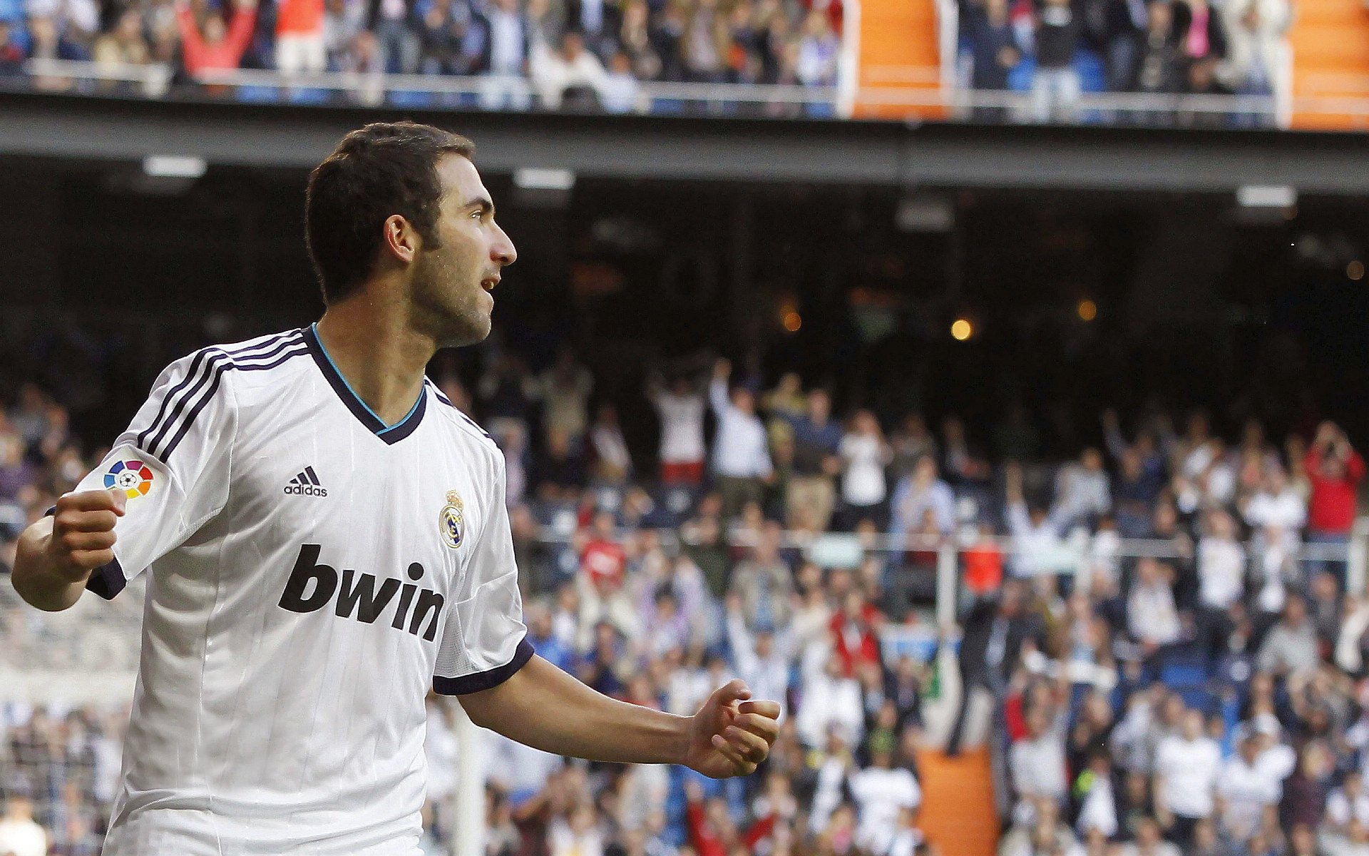 “安赫尔·巴尔博萨的攻守兼备与快节奏突破,成就美洲狮队的制胜利器”