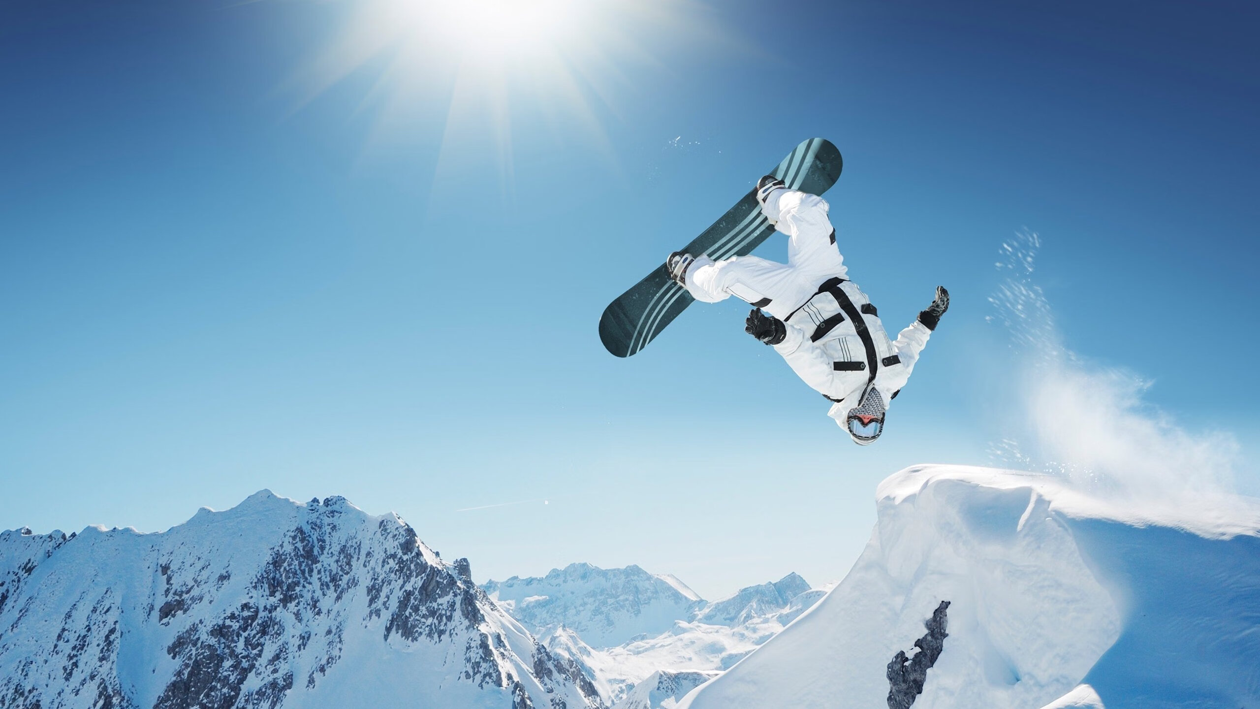 “尼古拉斯·桑特基的快速突破与精准配合，推动美洲狮队成为新一代强队”