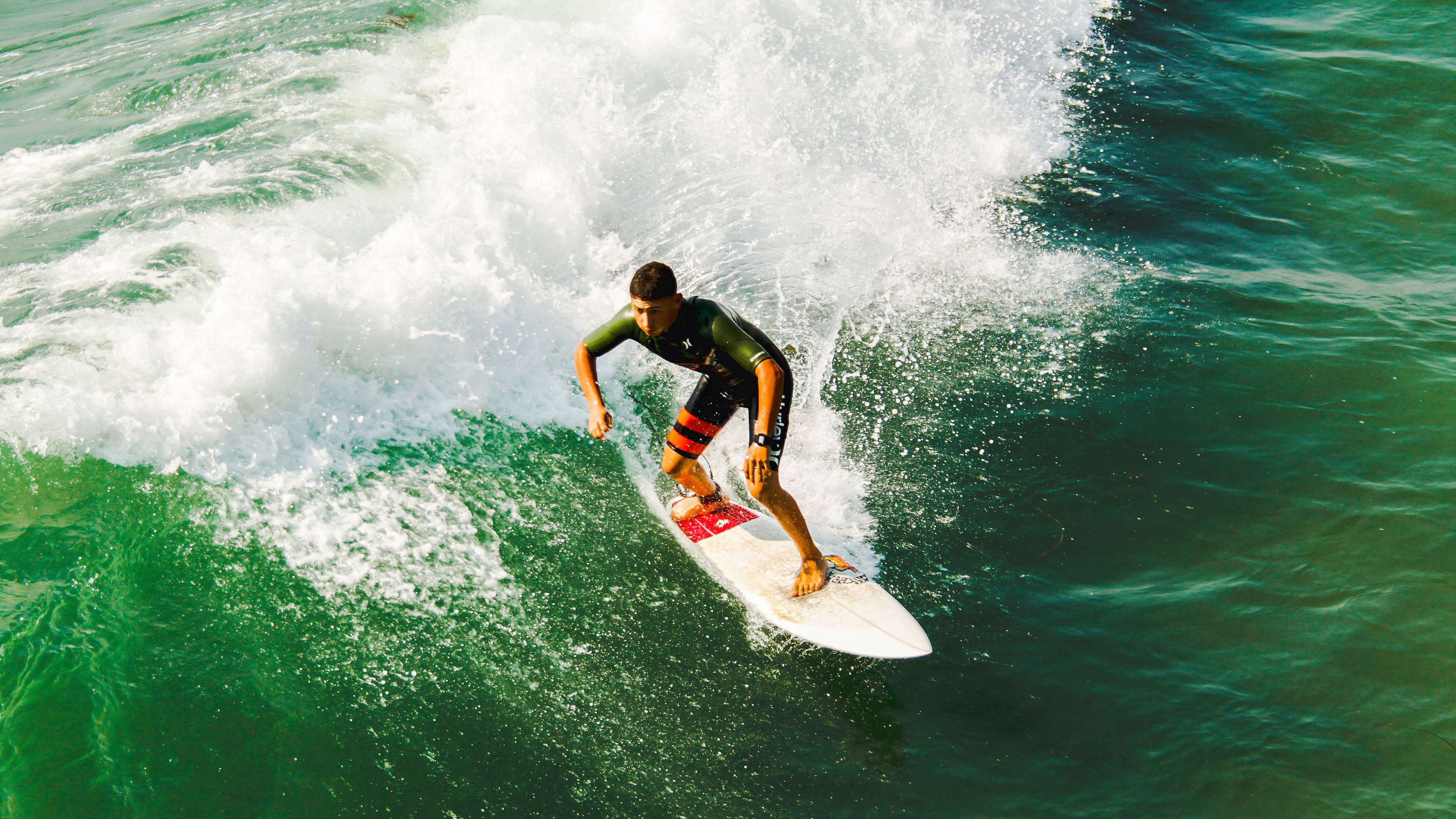欧冠十六强首回合：那不勒斯客场0比0阿贾克斯 门将多次单刀封堵起关键作用